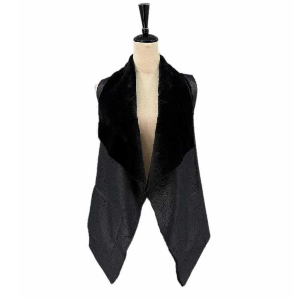 Isda & Co Black Faux Fur Shearling Open Front Pockets Layering Cozy Chic Vest